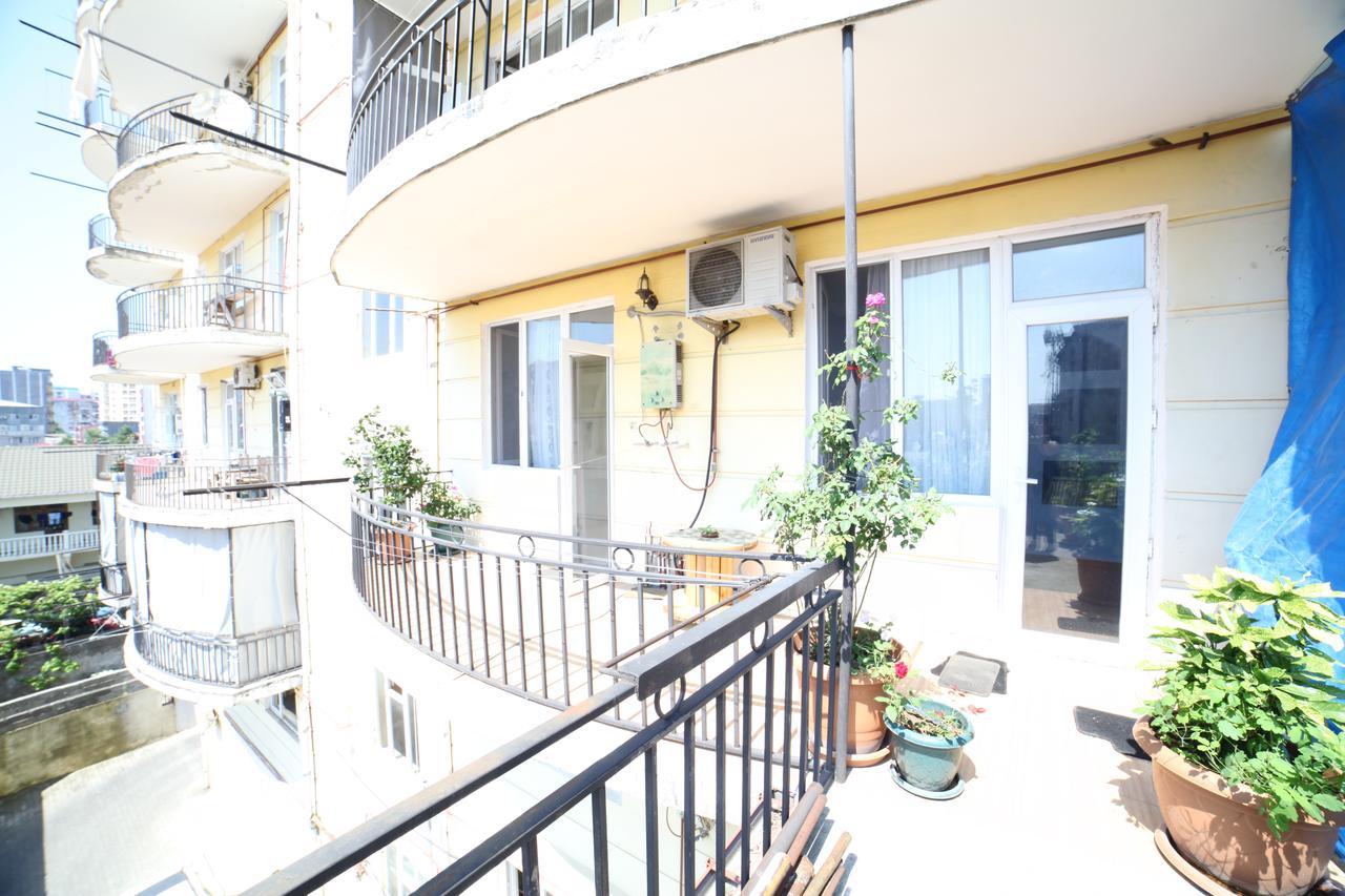 Apartment On Lermontova Батуми Экстерьер фото